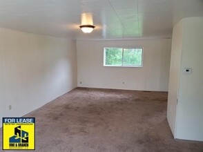 412 Madison St in Sheboygan Falls, WI - Building Photo - Building Photo