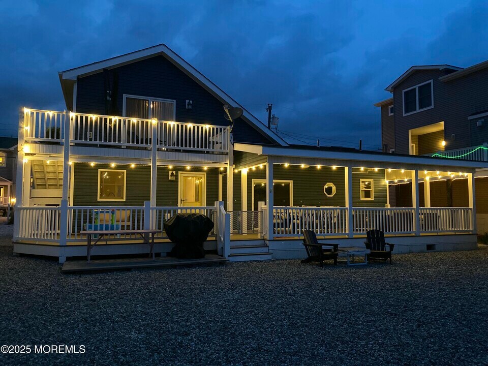 64 Marguerite Ln in Stafford Township, NJ - Building Photo