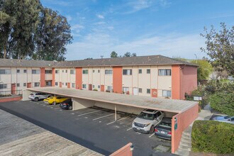 Parkside Plaza in Hayward, CA - Building Photo - Building Photo