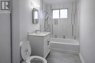 573A Birchmount Rd in Toronto, ON - Building Photo