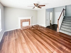 5210 Summer Brooke Ct in Union City, GA - Foto de edificio - Building Photo