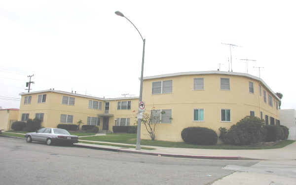 3607-3611 W 61st St in Los Angeles, CA - Foto de edificio