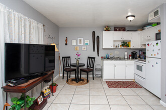 Ashton Park Apartments in Tallahassee, FL - Building Photo - Interior Photo