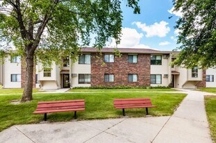 1216 S G Ave in Nevada, IA - Building Photo