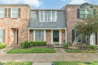 2505 Watertown Mall St in Houston, TX - Building Photo - Building Photo