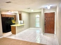 706 Voyager Dr photo'