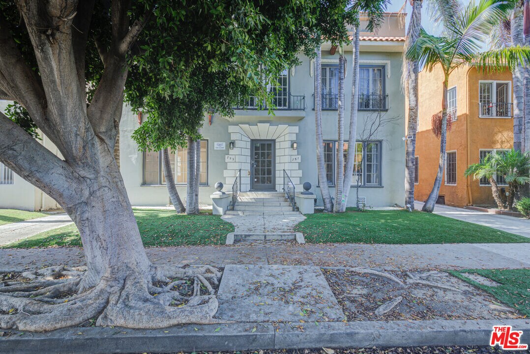 751 S Detroit St in Los Angeles, CA - Building Photo