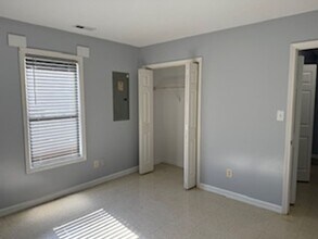 245 Lakewood Dr in Jacksonville, NC - Building Photo - Building Photo