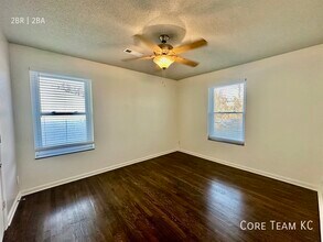 7502 Wyoming St-Unit -6 in Kansas City, MO - Foto de edificio - Building Photo