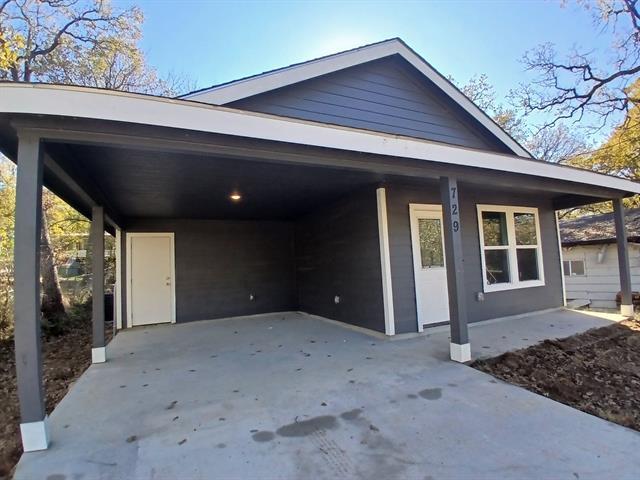 property at 729 Oak Landing Cir