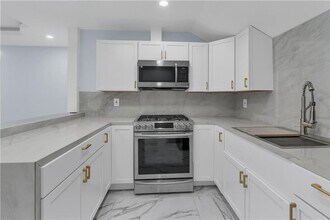 458 High St in Central Falls, RI - Building Photo - Building Photo