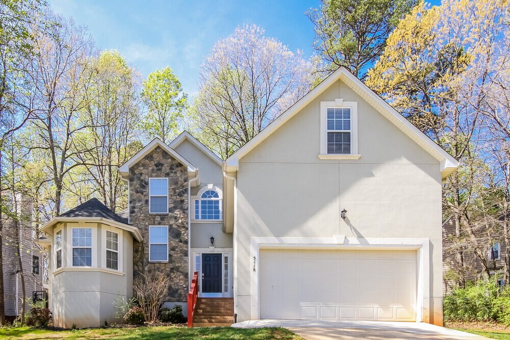 5118 Chestnut Knoll Ln in Charlotte, NC - Foto de edificio