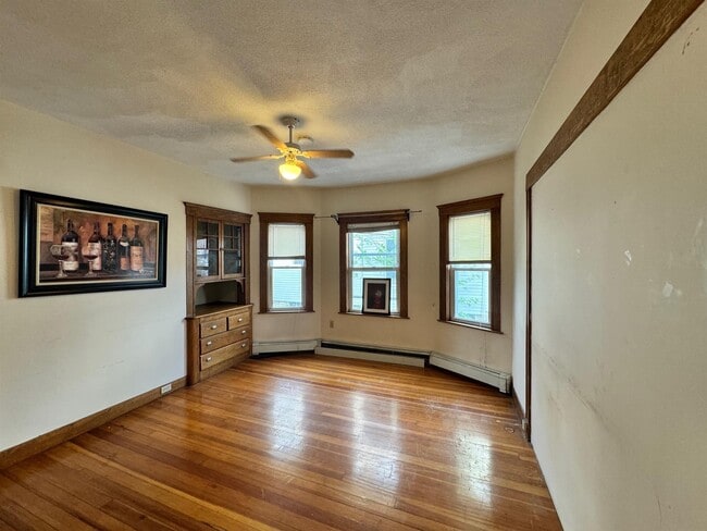 29 Frederick Ave, Unit 1