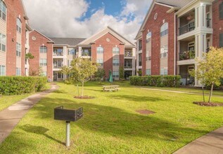 Wyndham Park, 55+ senior living community in Baytown, TX - Building Photo - Building Photo