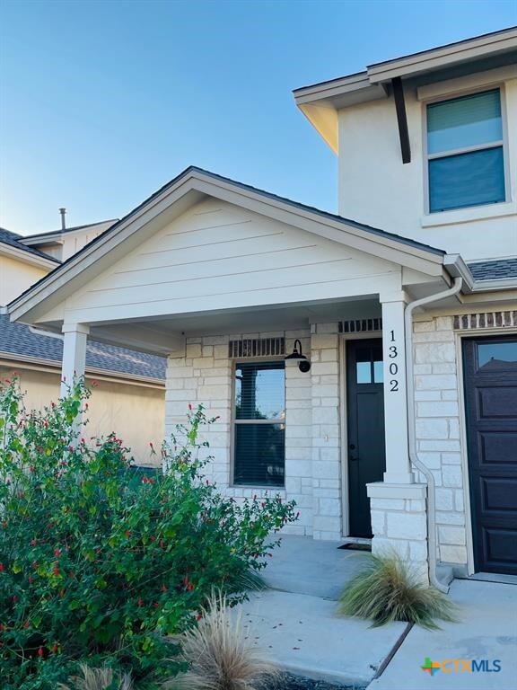 1300 Black Locust Drive West in Pflugerville, TX - Foto de edificio - Building Photo