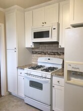 142 D St in Redwood City, CA - Building Photo - Building Photo
