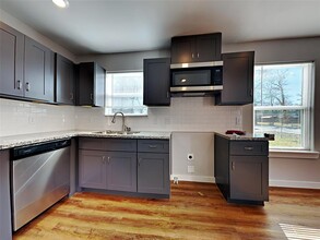 8639 Sunderland Rd in Houston, TX - Building Photo - Building Photo