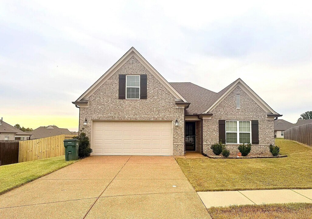 8091 Fitler Cv in Southaven, MS - Building Photo