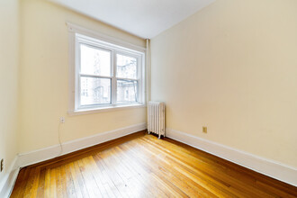 137 Peterborough St, Unit 1 in Boston, MA - Building Photo - Building Photo