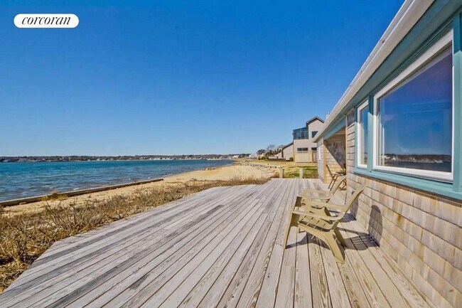 314 E Montauk Hwy in Hampton Bays, NY - Building Photo - Building Photo