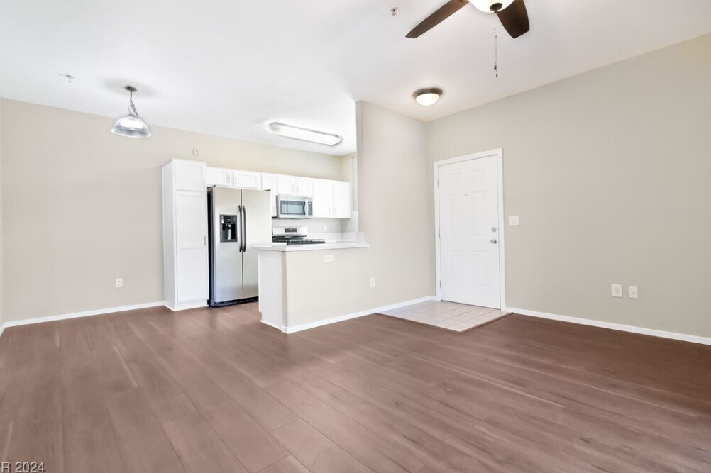 2291 W Horizon Ridge Pky, Unit 4121 Gables in Henderson, NV - Building Photo