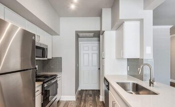 19100 Glenwest Dr in Friendswood, TX - Building Photo - Building Photo