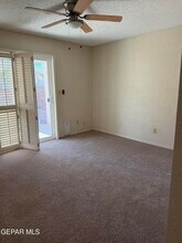 320 Thunderbird Dr in El Paso, TX - Building Photo - Building Photo