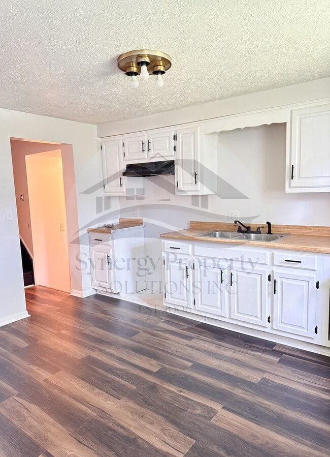 property at 810 Unity Dr