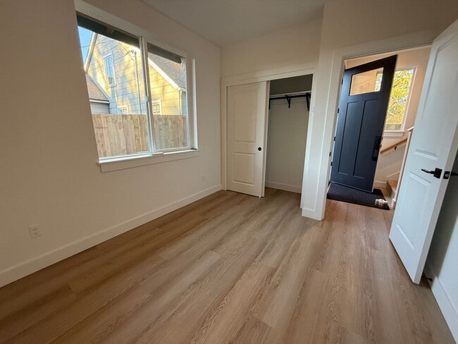 413 SE Yew Ln in Bend, OR - Building Photo - Building Photo