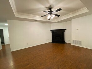 1326 Tradition Ave in Fayetteville, AR - Building Photo - Building Photo