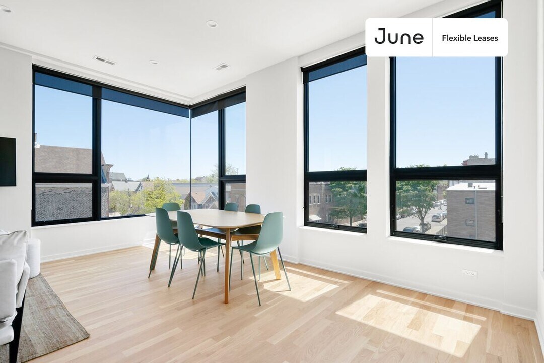 2122 S Hoyne in Chicago, IL - Building Photo