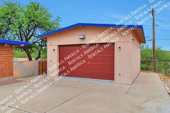 7002 E Kirkland Dr in Tucson, AZ - Building Photo - Building Photo