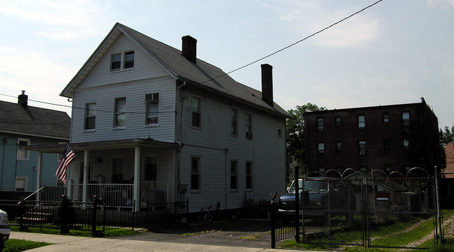 15-17 Bush Ave in Port Chester, NY - Building Photo - Building Photo