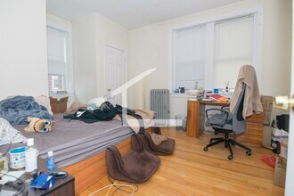 310 St Paul St in Brookline, MA - Building Photo - Building Photo