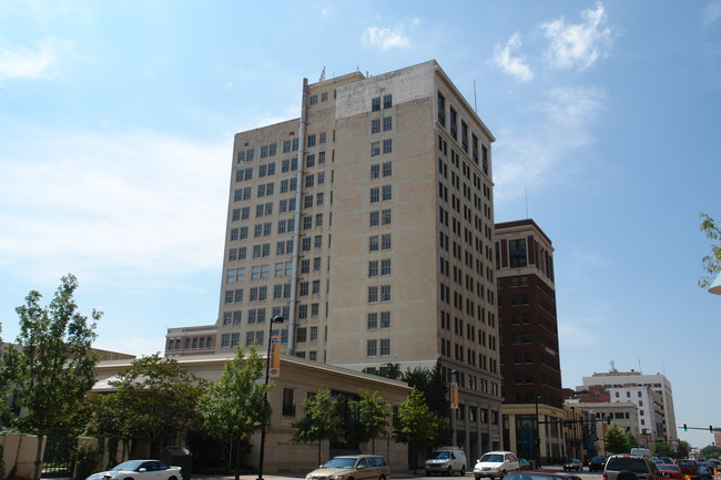 The Shirkmere in Wichita, KS - Foto de edificio - Building Photo