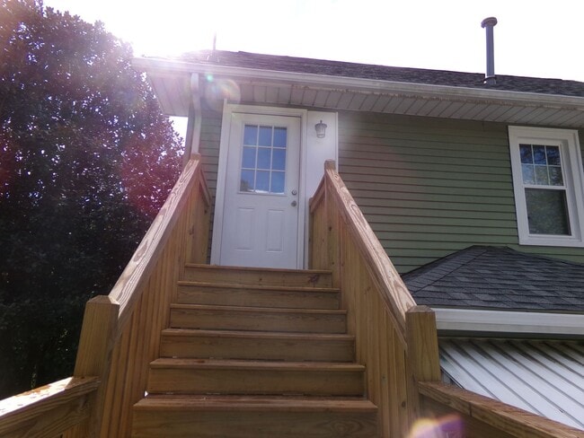 1529 W 1st St in Winston-Salem, NC - Foto de edificio - Building Photo