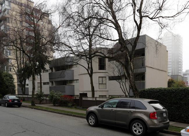 Harwood Apartments in Vancouver, BC - Building Photo - Building Photo