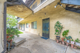 Sherman Grove 10560 in Sunland, CA - Building Photo - Building Photo