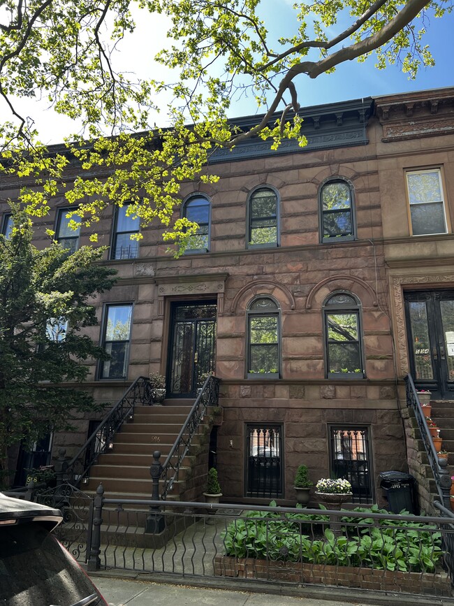 596 Decatur St, Unit 2 Bd Rm in Brownstone