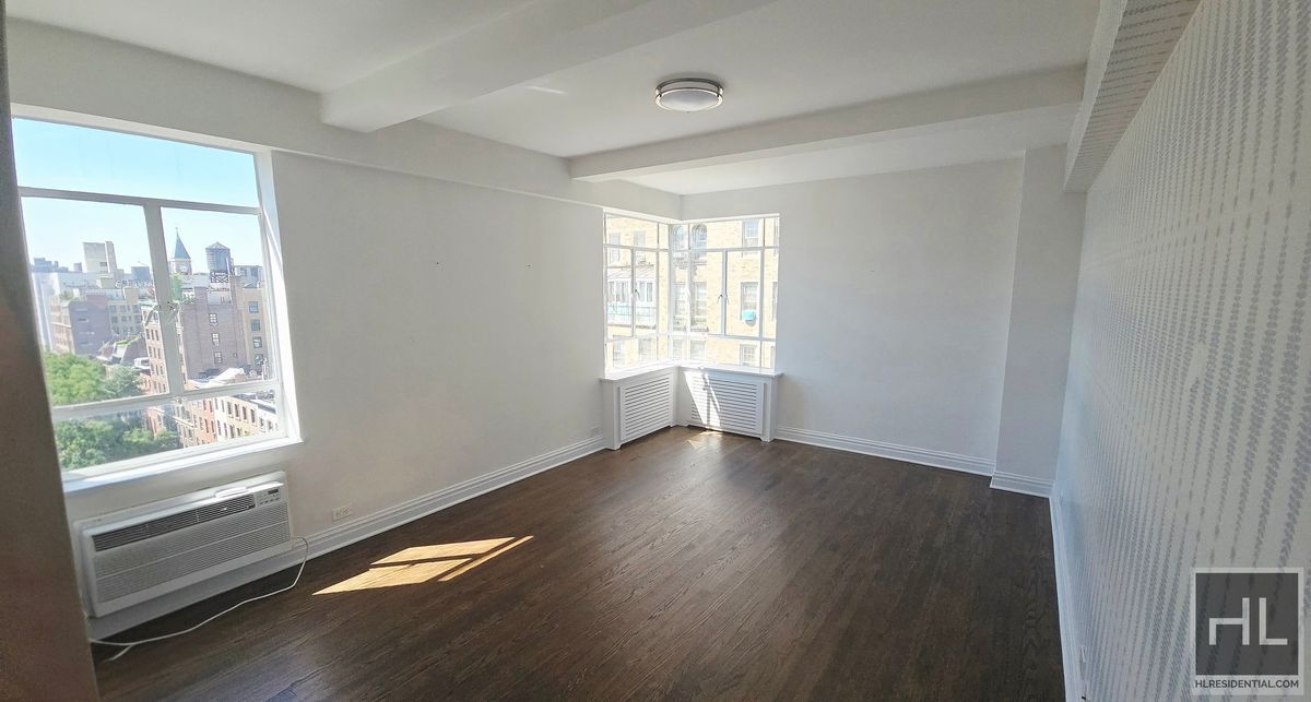 5 AVENUE in New York, NY - Building Photo