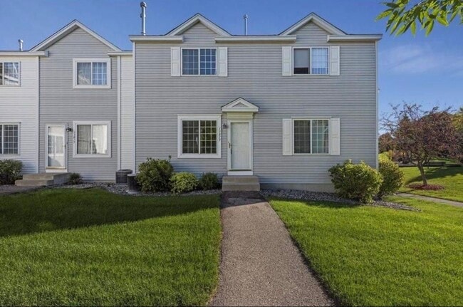 13073 Crimson clover ln in Eden Prairie, MN - Foto de edificio - Building Photo