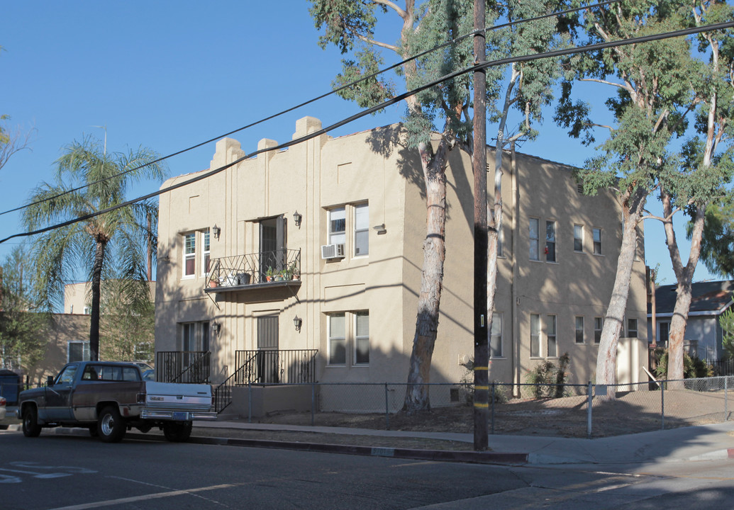 5701 Gifford Ave in Maywood, CA - Building Photo