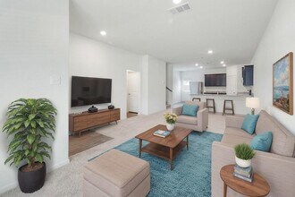 18513 Quiet Range Dr in Elgin, TX - Building Photo - Building Photo