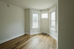 714 Helmholz Ave in Waukegan, IL - Building Photo