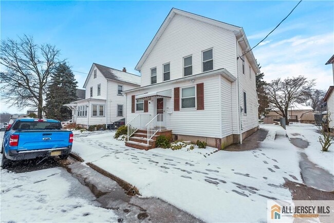 124 S 7th Ave in Manville, NJ - Building Photo - Building Photo