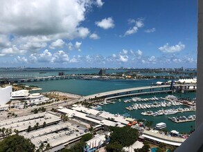 244 Biscayne Blvd in Miami, FL - Building Photo - Building Photo