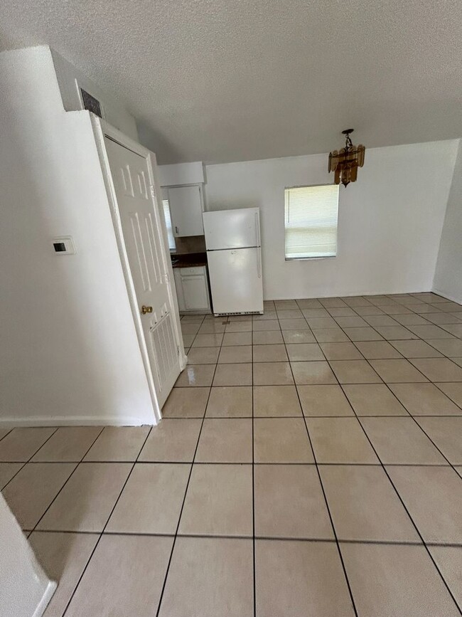 1918 Selleen Dr in Eustis, FL - Building Photo - Building Photo