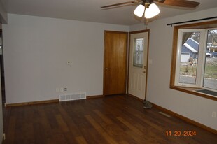 214 Mars Hill Dr in Clear Lake, IA - Building Photo - Building Photo