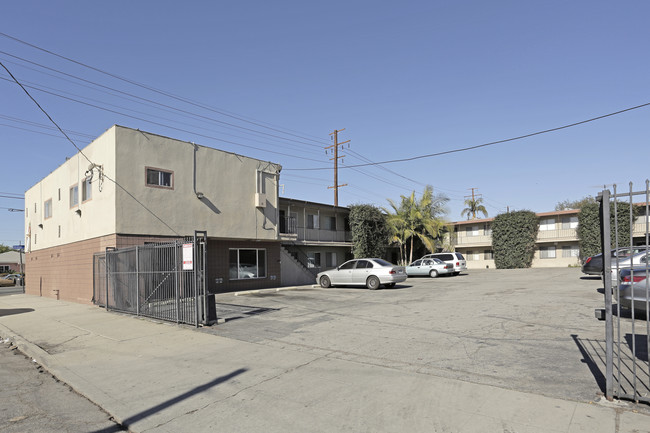 Orange Manor Apartments in Long Beach, CA - Building Photo - Building Photo