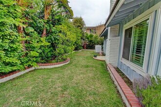 8 Sparrowhawk in Irvine, CA - Building Photo - Building Photo